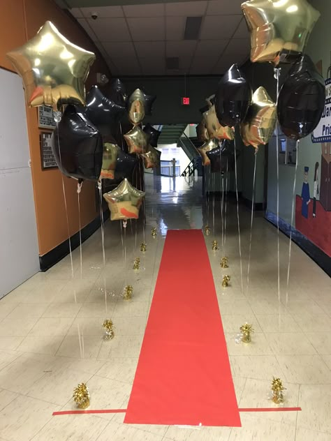 Homecoming Dance Decorations Diy, Prom Night Decoration Hollywood Theme, Red Carpet Literacy Night, Red Carpet Party Ideas Decoration Oscar Night, Spring Dance Ideas For Middle School, Pto Dance Ideas, Red Carpet After Party, School Dance Photo Backdrop, Red Carpet Awards Party