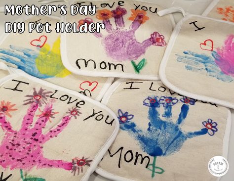 Create a beautiful handmade pot holder for your special mother this Mother's Day! Mother’s Day Crafts Pot Holders, Pot Holder Hand Print Craft, Handprint Pot Holders, Mothers Day Pot Holder Craft, Pot Holder Crafts, Class Crafts, Handmade Pot Holders, Mother's Day Theme, Handmade Pot