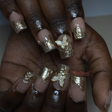 gold chrome texture is giving 🤎 Gel X extensions (intermediate art, mystery) #NailStudio #GelNails #NailArt #NailCourse #OnlineNailCourse #HomeNailStudio #DIYNails #NailDesigns #NailInspiration #GelManicure #NailTech #NailSalonAtHome #NailEducation #NailTutorial #NailPro #NailArtist #NailSkills #GelNailArt #NailTips #NailCare #ManicureMasters #NailEnthusiast #NailFashion #NailCoursesOnline #NailLove #DIYManicure #NailGuru #NailLife #GelNailDesign #NailTraining Gel X Extensions, Intermediate Art, Nail Courses, Edge Nails, Gel Nail Design, Gold Chrome, Nail Studio, Nail Pro, Diy Manicure