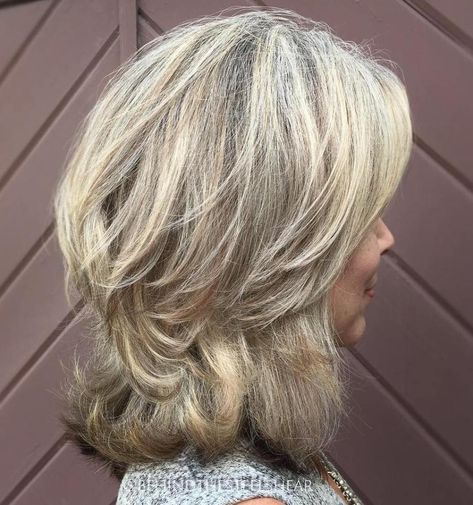 Shoulder-Length Two-Tier Cut for Thick Hair Thick Hair Cuts, Medium Layered Hair, Medium Bob Hairstyles, Shoulder Hair, Long Layered Haircuts, Shoulder Length Hair Cuts, Haircuts For Medium Hair, Hair Flip, Long Layered Hair