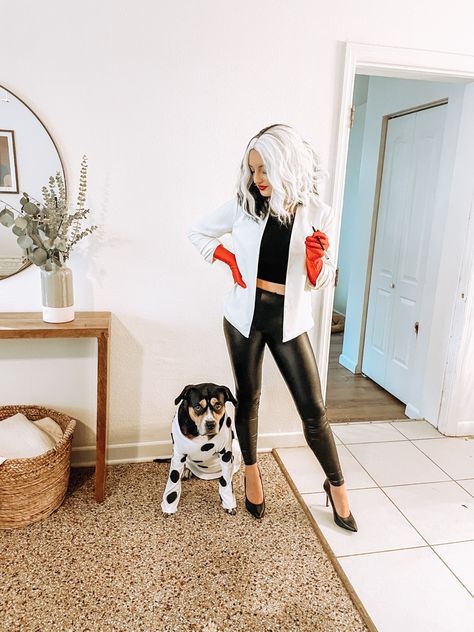 Family Cruella Halloween Costumes, Cruella Deville Dalmation Costume, Cruella Deville Dog Costume, Cruela Costume Women, Simple Cruella Deville Costume, Cruella Halloween Costumes Women, Cruella Deville Costume With Dog, Cute Cruella Deville Costume, Cruella Deville Costume Diy Women