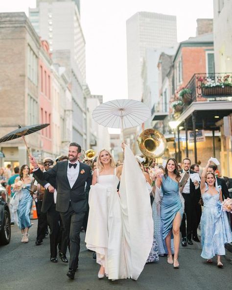 Anne Jervey Rhett on Instagram: "Big Love in the Big Easy 🎺 🐊✨🖤🎷🎼🎉🪩 The good times certainly rolled this weekend in New Orleans! It was such a joy to capture all the fun of Alice & Dan’s wedding festivities in this dynamic city, and this ⬆️ second line walk to the reception at @brennansnola was the most fun! ✨💜💚💛 Planner: @an.gle_events Venue: @brennansnola Videographer: @talamofilms Florals: @leafandpetalnola Music: @harry.hardin.5 Concierge: @weddingweekendconcierge" New Orleans Wedding Second Line, New Orleans Wedding Traditions, New Orleans Second Line Wedding, New Orleans Inspired Wedding, New Orleans Wedding Theme, New Orleans Wedding Reception, New Orleans Wedding Dress, Second Line Wedding, New Orleans Second Line