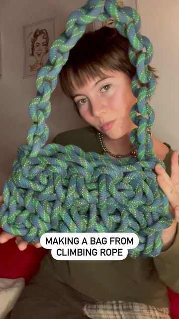 Big Knit Bag, Crochet Bag Cord, Diy Rope Bag, Rope Bags Diy Tutorials, Crochet With Rope, Climbing Rope Bag, Paracord Bag, Diy Crochet Bag, Rope Diy