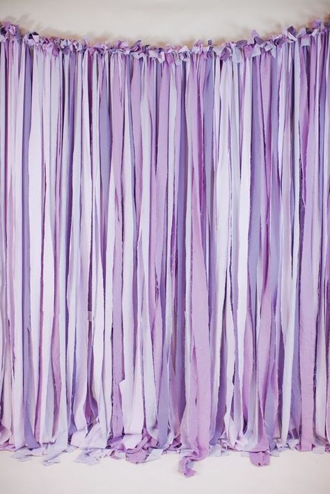 905056c1ac1dad141560467e0a99e1cf Backdrop Purple, Purple Wedding Tables, Lila Party, Ribbon Backdrop, 31 Party, Purple Bridal Shower, Foto Kids, Purple Curtains, Booth Backdrops