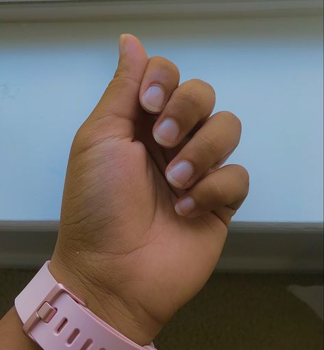 grew them for two weeks, filed them in a round shape and added 2 coats of clear nail polish! They become so shiny an cool. :) Clear Nail, Clear Nail Polish, Clear Nails, Natural Nails, Round Shape, Nail Polish, Nails