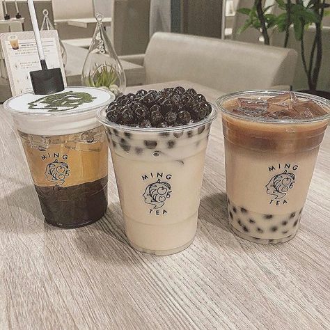 𝑷𝒊𝒏𝒕𝒆𝒓𝒆𝒔𝒕: 𝒉𝒐𝒏𝒆𝒆𝒚𝒋𝒊𝒏 ❀ Resep Starbuck, Bubble Tea Boba, Boba Drink, Bubble Milk Tea, Pretty Drinks, Food Goals, Boba Tea, Food Obsession, Tea Recipes