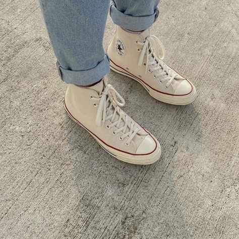 Converse Chuck 70 White Outfit, Cream Converse Outfit, Converse Parchment, Pantone White, Converse Chuck 70s, Cream Converse, Outfit Converse, 2024 Shoes, Converse 70s