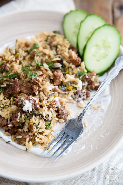 Lebanese Lamb Rice | thehealthyfoodie.com Food Biryani, Arabisk Mat, Lebanese Dishes, Lamb And Rice, Arabisk Mad, Desserts Cheesecake, Biryani Recipes, Fruit Carvings, Lamb Dishes