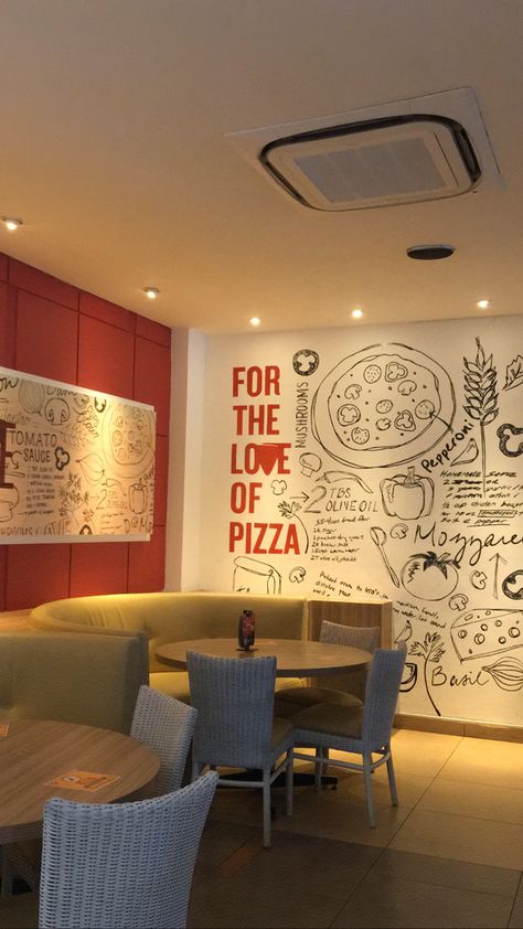 Pizzeria Wallpaper, Pizza Hut Interior, Pizza Hut Snapchat Story, Pizza At Home Snapchat, Pap Pizza Hut, Pizza Hut Snap, Pizza Hut Snapgram, Pizza Hut Aesthetic, Restaurant Snap