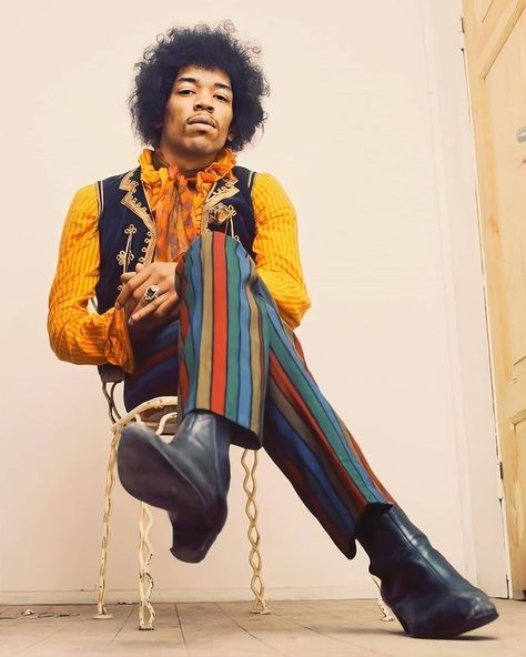 Teleglam Sam ✨ on Instagram: “How can one man have so much style? Another of my greatest style inspirations ⭐⚡ Also, these are the same trousers Brian Jones wore in my…” Jimi Hendrix Tattoo, Jimi Hendrix Quotes, Jimi Hendrix Guitar, Jimi Hendrix Art, Jimi Hendrix Poster, Jimi Hendrix Experience, Robert Johnson, Pink Floyd Dark Side, Style Muse