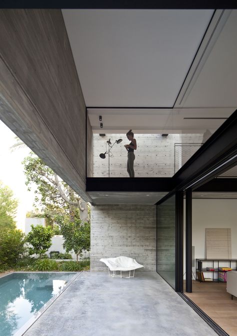 Gallery - SB House / Pitsou Kedem Architects - 16 Pitsou Kedem, Architecture Renovation, Beton Design, Concrete Walls, Concrete Home, Cap Ferret, Concrete House, Design Exterior, Minimalist Architecture