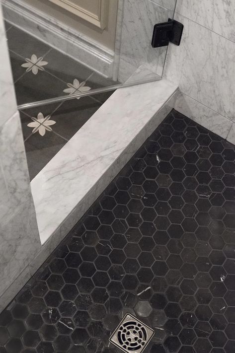 Black Hexagon Tile Bathroom Floor, Black Hexagon Tile Shower, Black And White Hexagon Tile Bathroom, Floral Tile Bathroom, White Hexagon Tile Bathroom, Hexagon Tile Bathroom Floor, Black Bathroom Floor, White Marble Shower, Hexagon Tile Bathroom