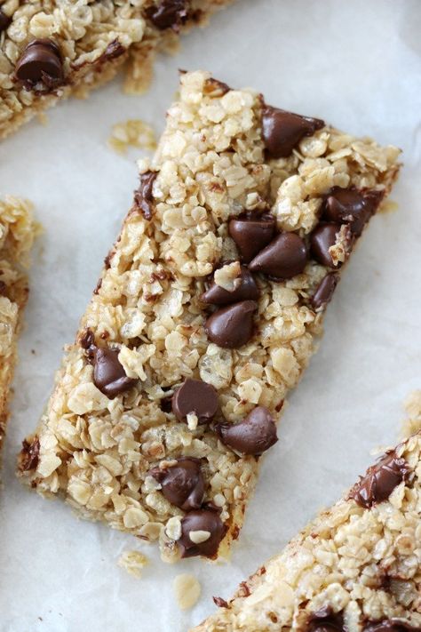 No Peanut Butter Granola Bars, Granola Bar Recipe No Peanut Butter, Granola Bars Without Peanut Butter, Camping Lunch Ideas, Postpartum Snacks, What To Pack For Lunch, Fruity Pebbles Treats, Peanut Butter Granola Bars, No Bake Granola