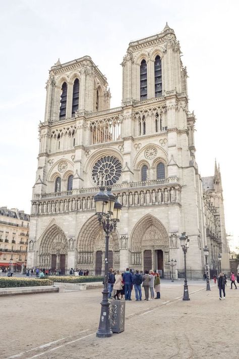 Notre Dame Cathedral in Paris, France #paristravel #paris #parisguide Travel Photography Europe, Notre Dame Cathedral, Couple Travel, Visit France, Paris Paris, The Cathedral, Famous Places, Montmartre, Paris Travel