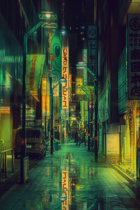 Davide Sasso's seductive "video game inspired" photographs of a neon-lit Tokyo at night | Creative Boom Tokyo Green Aesthetic, Tokyo At Night, Tokyo Aesthetic, Colorful Photos, Neon Noir, Tokyo Night, Dark Green Aesthetic, Surreal Photos, Cyberpunk Aesthetic