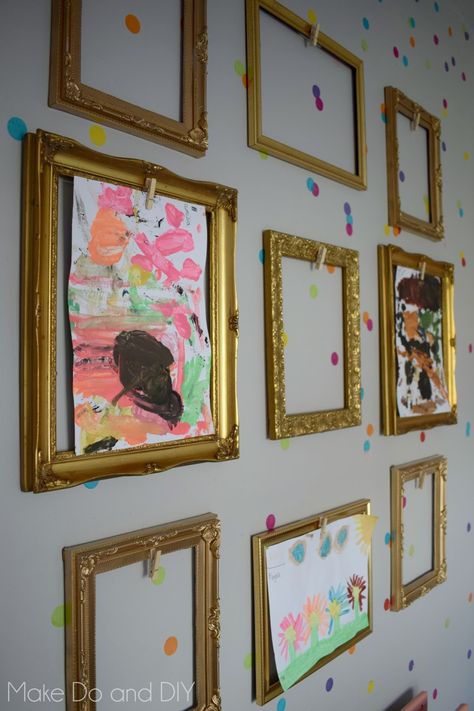 a gallery wall with a difference ~ Make Do and DIY Diy Kids Art Display, Kids Art Display Wall, Art Display Wall, Classe D'art, Displaying Kids Artwork, Kids Art Galleries, Art Display Kids, Frame Kids Art, Arts Gallery