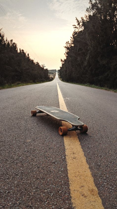 Longboard Aesthetic, Skateboard Images, Extreme Climbing, Skateboard Wallpaper, Skateboard Pictures, Skateboard Park, Skateboard Aesthetic, Street Pictures, Street Image