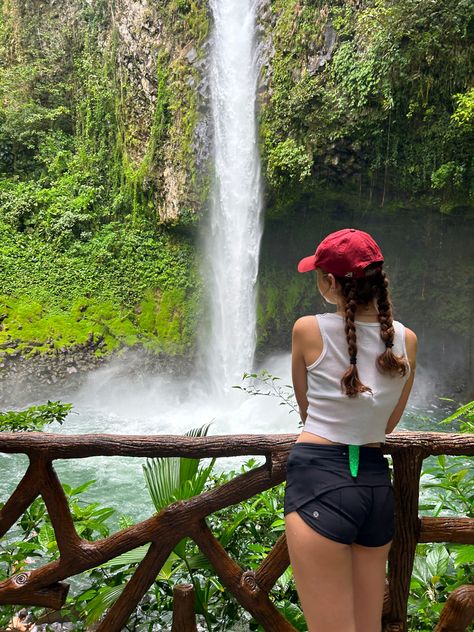 Hiking Waterfall Outfits, Outfit Ideas For Waterfalls, Outfit For Waterfall Trip, Costa Rica Trip Outfits, Costa Rica Horseback Riding, Travel Aesthetic Costa Rica, Waterfalls Outfit Ideas, Waterfall Picture Ideas Instagram, Waterfall Aesthetic Girl