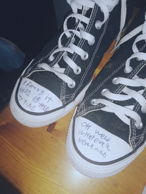 All apologies if the writing is bad on this one Converse Shoes Writing, Writing On Converse Grunge, Converse Writing On Shoes, Converse Writing, Writing On Converse, Shoe Writing, Converse Ideas, Diy Converse, Alt Shoes