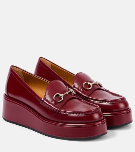 Gucci Brown Loafers, Brown Loafers Outfit, Loafer Platform, Loafers Outfit, Gucci Boots, Bridal Bag, Gucci Horsebit, Brown Loafers, Sunglass Chain