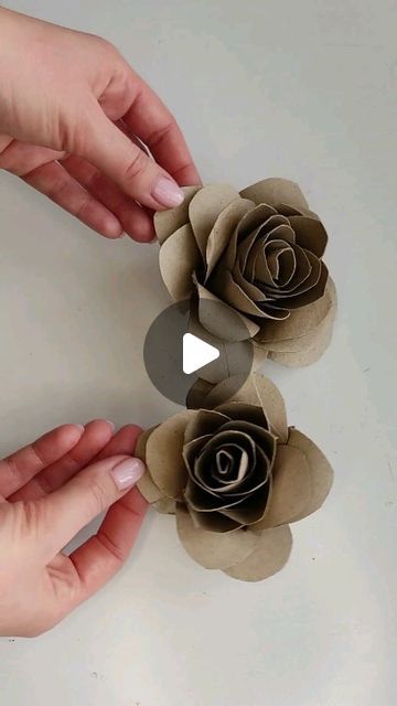 Toilet Paper Flowers, Burlap Flower Tutorial, Toilet Roll Art, Toilet Paper Roll Diy, Paper Roll Crafts Diy, Diy Toilet Paper, Paper Roses Diy, Toilet Roll Craft, Rolled Paper Flowers