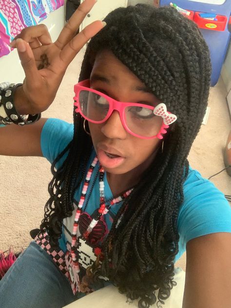 2000s Scene Accessories, Scene Hair Black People, Scene Black Woman, Scene Gyaru, Black Scene Girl, Black Scene Kid, Scene Outfits Aesthetic, Scene Kid Hair, Scene Girl Hair