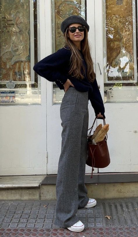 Gray Trousers Outfit Women, Grey Trousers Outfit Women, Trousers Women Outfit, Marlene Hose, Winter Pants Outfit, Look Formal, Stylish Work Attire, Europe Outfits, Casual Work Outfit