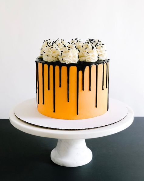 Black Chocolate Ganache, Orange Birthday Cake, Bright Cakes, Chocolate Ganache Drip, Ganache Drip, Orange Buttercream, Orange Birthday, Halloween Sweets, Black Chocolate