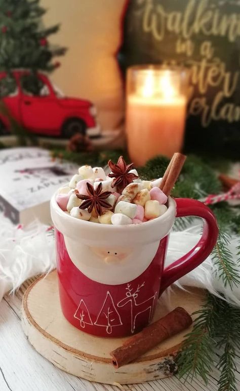 Christam Ideas For Gifts, Coffee Cup Ideas, Christmas Morning Coffee, Mug Noel, Christmas Coffee Cups, Christmas Drinks Alcohol Recipes, Xmas Coffee, Christmas Drinks Alcohol, Coffee And Christmas