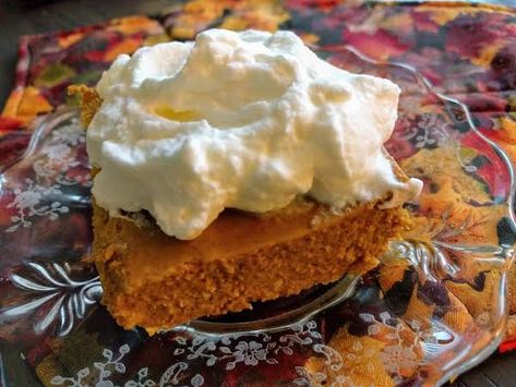 Low Carb Pumpkin Cheesecake Bars Recipe Inside Of A Pumpkin, Dessert Mascarpone, Low Carb Pumpkin Cheesecake, Pumpkin Cheesecake Bars, Pumpkin Cheesecake Recipes, Cheesecake Bar Recipes, Low Carb Dessert, Salty Cake, Keto Cheesecake