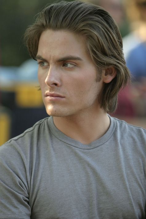 Woody Dean Kevin Zegers, Magical School, Jamie Mcguire, Alexander Ludwig, Young Actors, School Aesthetic, Book Boyfriends, Cute Actors, Celebrities Male