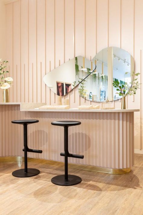 A small space with a focused design perspective makes a big impact. #mejuri #curvesfordays #design_raid San Francisco Shopping, Showroom Design, Partition Wall, Coworking Space, Retail Shop, Feature Wall, Jewelry Store, Business Design, Display Stand