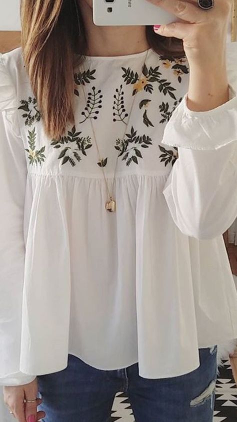 pinterest: camilleelyse ♡ Bohemian Schick, Boho Chique, Boho Mode, Estilo Hippie, Mode Boho, Embroidery Top, Travel Stuff, Embroidery Fashion, Pusheen