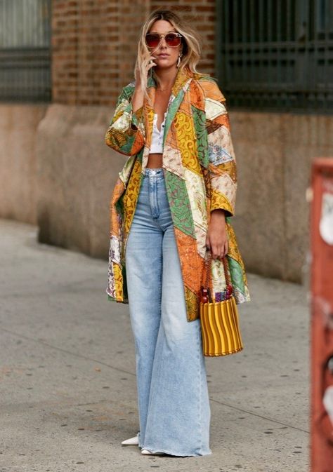 Patchwork Spring 2020 Street Style Ropa Shabby Chic, 2020 Street Style, Fashion Week Spring 2020, Skandinavian Fashion, Populaire Outfits, Mode Jeans, Mode Boho, Bootcut Jean, Boyfriend Jean