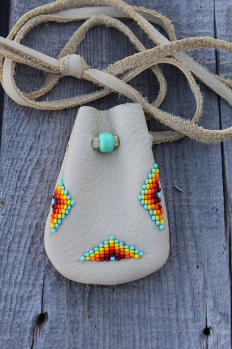 Beaded Medicine Pouch, Beaded Medicine Bag, Beaded Leather Bag, American Quilts Patterns, Beaded Pouch Bag, Medicine Bag Necklace, Soft Leather Pouch, Southwest Quilts, Amulet Bag