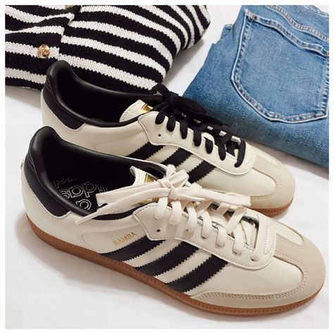 Cream laces or black laces?? Adidas Samba in sand strata #sambas #ltk https://liketk.it/4CqVs Adidas Samba Cream, Sand Outfit, Black Sambas, Samba Outfit, Wishlist 2024, 2024 Style, Autumn 2024, Cream Lace, Adidas Samba