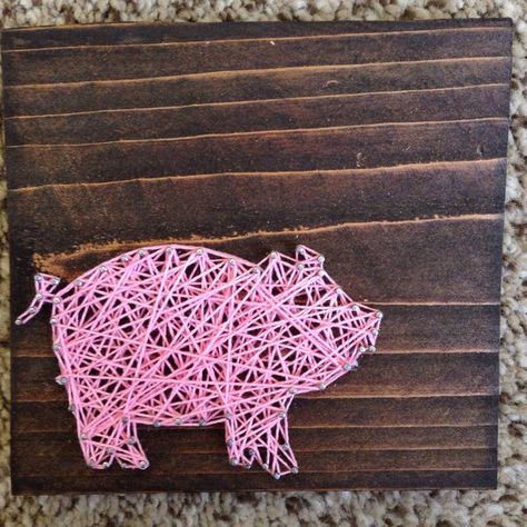 Mini string Pig 5.5 x 5.5 by nidification on Etsy County Fair Crafts, Fair Theme, String Art Tutorials, Pig Crafts, Sequin Crafts, Pig Decor, Diy Display, Angel Crafts, String Art Diy