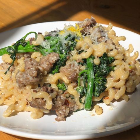 Fusilli Col Buco, Manchego Recipes, Sausage Broccoli, One Pan Pasta, Pasta With Sausage, Make Pasta, Mild Italian Sausage, Broccoli Rabe, Spicy Sausage