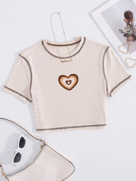 Heart Print Rib-Knit Crop Tee | SHEIN USA Cute Shein Shirts, T Shirts Shein, Cute Aesthetic Tops, Cute Tops For School, Aesthetic Tops Vintage, Cute Crop Top Outfits, Shein Crop Tops, Cute Tops Aesthetic, Shein Outfits Summer