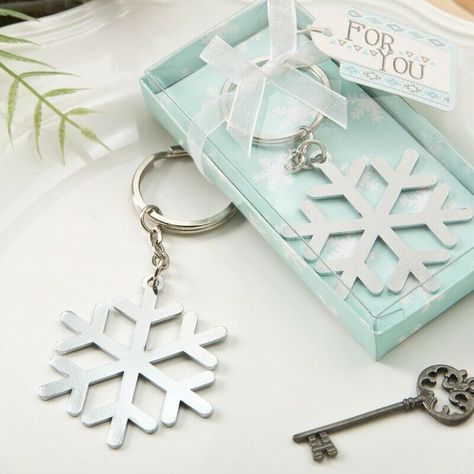 Snowflake Keychain, Keychain Favors, Winter Favors, Snowflake Wedding, Creative Wedding Favors, Winter Wedding Favors, Inexpensive Wedding Favors, Wedding Themes Winter, Winter Wedding Decorations