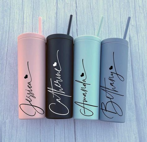 Rose Gold Bride, Vinyle Cricut, Matte Tumbler, Idee Cricut, Color Acrylic, Color Text, Personalized Bridesmaid Gifts, Vinyl Cut, Personalized Tumbler