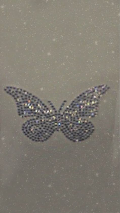 Y2k Butterfly Wallpaper, Aesthetic Pictures Y2k, Rhinestone Wallpaper, Rhinestones Aesthetic, Bedazzled Ideas, Rhinestone Aesthetic, Glitter Lockscreen, Lockscreen Y2k, Wallpapers Y2k