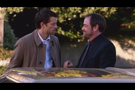 "Shotgun!" ~Crowley  "No no no! Your in back." ~Dean *Castiel smirks* "No. Your in back to. Someone's gotta watch over him." ~Dean *Crowley smirks* *Start to drive away* "Hey! Watch the legs!" ~Crowley "Your on my side!" ~Castiel "Hey! HEY!" ~Dean Crowley And Castiel, Castiel And Crowley, Supernatural Crowley, Supernatural Season 9, Crowley Supernatural, Tv Wallpaper, Castiel Supernatural, Supernatural Wallpaper, Dean And Castiel