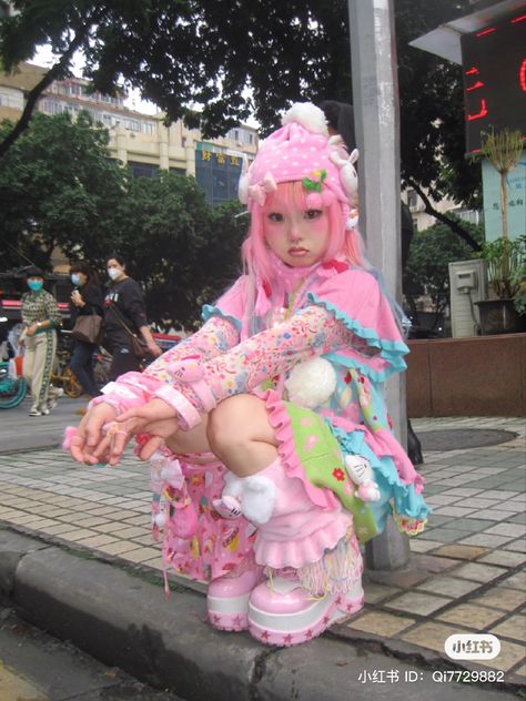 100 Affirmations, Decora Harajuku, Harajuku Decora, Japanese Fashion Trends, Kimono Styles, Kawaii Outfit Ideas, Estilo Harajuku, Karakter Sanrio, Fashion Japanese