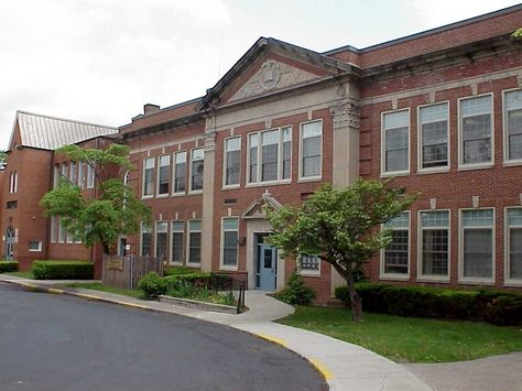 Small Private School, Cute School Building, Old School Exterior, Middle School Exterior, Small Town School Building, Front Of School Building, Middle School Building, Private Elementary School, Private School Building