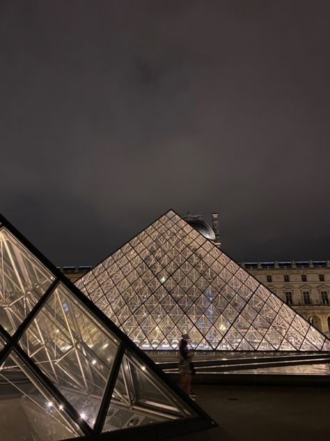 Nighttime Paris Aesthetic, Late Night Paris Aesthetic, Paris View Night, The Louve Paris Aesthetic, Paris Aesthetic Louvre, France Night Aesthetic, Night In Paris Aesthetic, Paris Aesthetic Dark, Travel Night Aesthetic