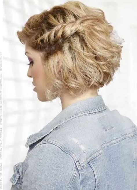 A Fishtail Braid Hairstyle For Short Hair Hairstyles For Short Curly Hair, Updo Curls, Short Afro Hairstyles, Short Curly Hairstyles For Women, Short Hair Designs, Corte Bob, Prom Hairstyles For Short Hair, Short Hair Trends, Short Hair Styles For Round Faces