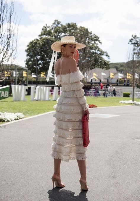 Jesinta Franklin in Zimmermann Jesinta Franklin, Horse Race Outfit, Spring Racing Fashion, Kentucky Derby Outfit, Derby Attire, Race Day Fashion, Moët Chandon, Race Outfit, Derby Fashion