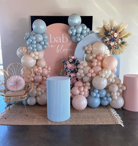 Gender Reveal Decor Neutral, Gender Reveal Arch Balloons, Gender Reveal Photo Backdrop, Baby In Bloom Gender Reveal Ideas, Gender Revelation Ideas, Baby In Bloom Gender Reveal, Cute Gender Reveal Themes, Neutral Gender Reveal Ideas, Unique Gender Reveals