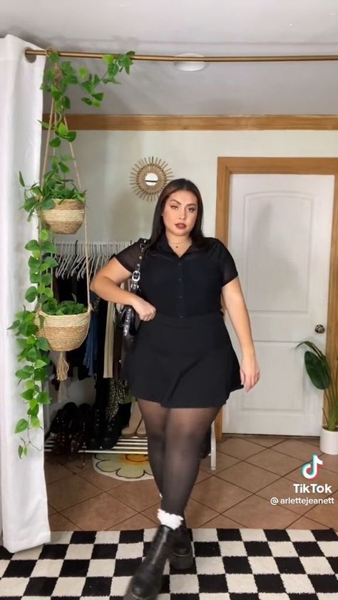 Black Work Outfit Plus Size, Black Clothes Aesthetic Plus Size, Concert Fits For Plus Size, Plus Size Skirt Outfits Aesthetic, All Black Summer Outfits Plus Size, K Pop Concert Outfit Ideas Plus Size, 90s Grunge Aesthetic Outfits Plus Size, Clothing Aesthetic Plus Size, Mid Size All Black Outfit